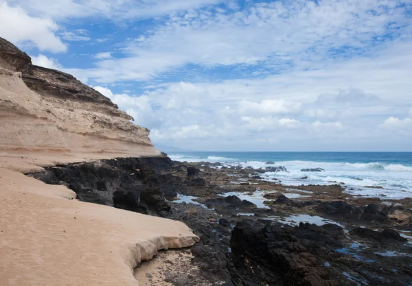 Erodierte steile Westküste Fuerteventuras — Stockfoto
