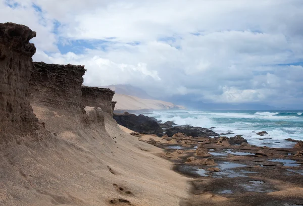 Geërodeerde west kust van fuerteventura — Stockfoto