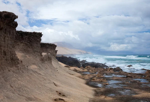 Eroderad västkusten i fuerteventura — Stockfoto