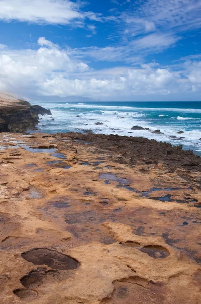 Eroderad västkusten i fuerteventura — Stockfoto