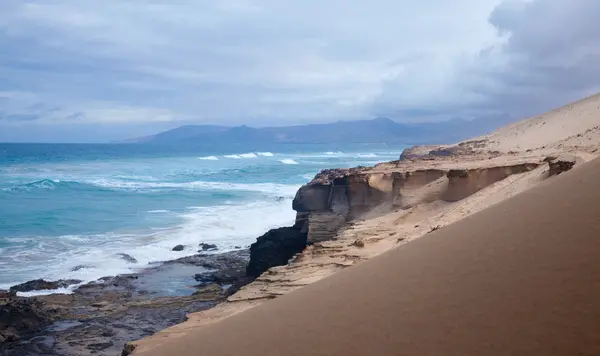 Eroderad västkusten i fuerteventura — Stockfoto