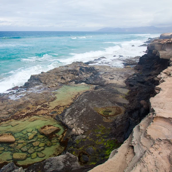 Erodovaná západního pobřeží fuerteventura — Stock fotografie