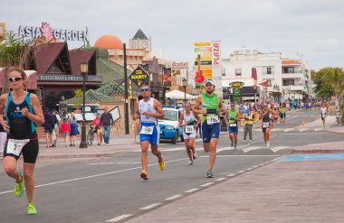 Corralejo - Nisan 07: Katılımcılar ra çalışan kısmında