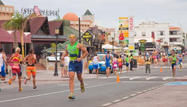 Corralejo - Nisan 07: Katılımcılar ra çalışan kısmında