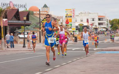 Corralejo - Nisan 07: Katılımcılar ra çalışan kısmında