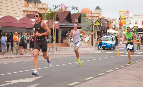 Corralejo - duben 07: Účastníci na běžeckou část ra — Stock fotografie