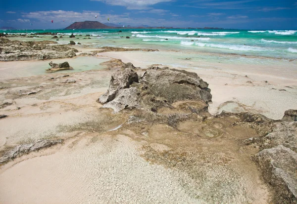 Strand Nord Fuerteventura, Corralejo Flagge — Stockfoto