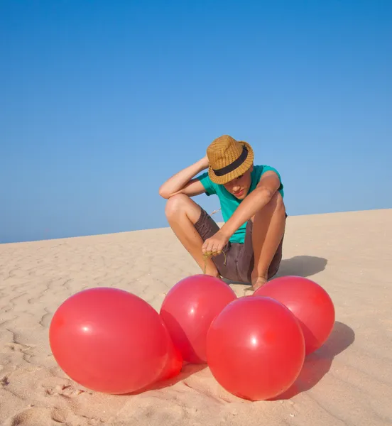 Balloons in the dunes — Stock Photo, Image