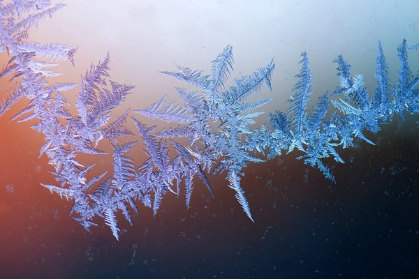 Schönes Frostmuster am Fenster — Stockfoto