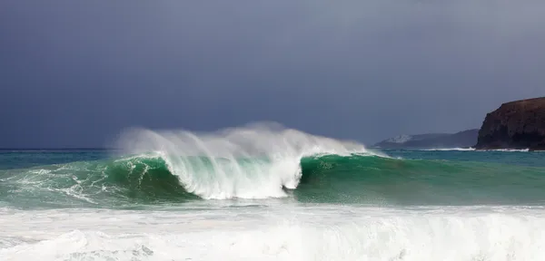 Разрывные волны — стоковое фото