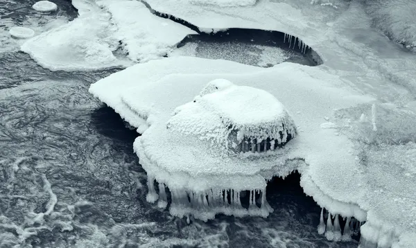 Заморожування річка — стокове фото