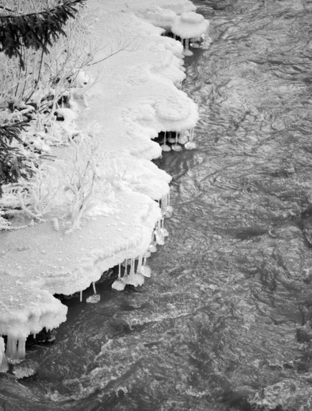Freezing river — Stock Photo, Image