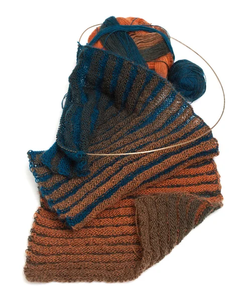 Maken van een sjaal — Stockfoto