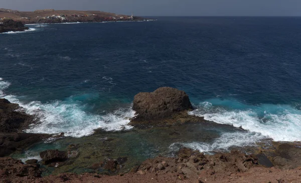Gran Canaria Ήρεμες Λίμνες Βράχων Κάτω Από Απότομους Βράχους Της — Φωτογραφία Αρχείου