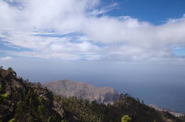 Gran Canaria, adanın merkezi anıtsal bölgesinin manzarası, Las Cumbres, ie The Summits, Altavista 'ya yürüyüş güzergahı, Aborjin adı Azaenegue, Artenara belediyesindeki dağ