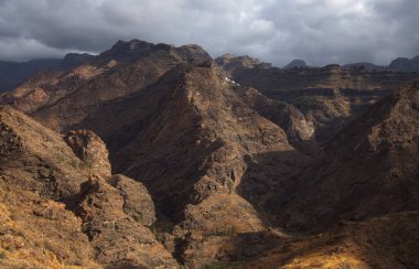 Büyük Kanarya, adanın merkezi anıtsal kısmının manzarası, Tejeda Geçidi 'nin çevresindeki daha büyük rezervlerin manzaraları. 