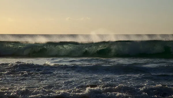 Фуэртевентура Западное Побережье Мощные Океанские Волны Закате Частично Прозрачные — стоковое фото