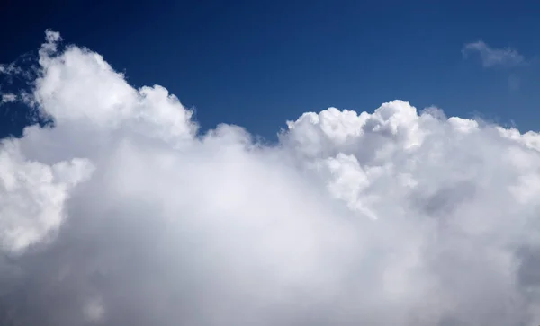 Natural Background Sky Band Cumulus Clouds — 图库照片