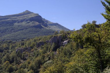 İspanya 'nın kuzeyinde, Cantabria' nın dağlık kesiminde, Kolados del Ason Doğal Parkı 'nda yürüyüş rotası.