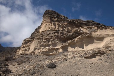 Gran Canaria, Punta de las Arenas 'ın batı yakasındaki vadilerde inanılmaz kum taşı erozyon figürleri, Playa de Artenara olarak da bilinir.