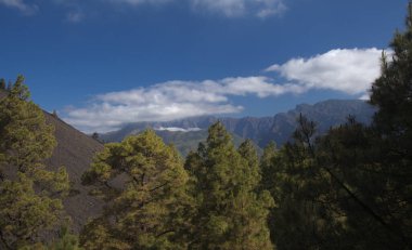 La Palma, view towards the highest area of the island, Caldera de Tabiriente, from a hiking path in El Paso municipality 