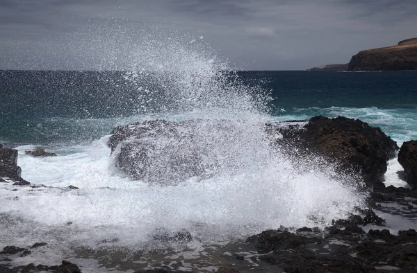 Gran Canaria Severozápadní Pobřeží Kolem Přírodních Bazénů Salinas Agaete Vlny — Stock fotografie