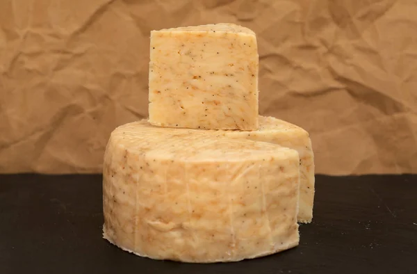 Produce Spain Mixed Milk Specialty Cheese Black Garlic — Stockfoto