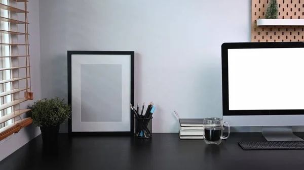 Picture Frame Computer Blank Screen Houseplant Black Table — стоковое фото