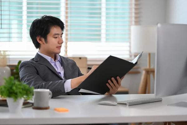 Giovane Asiatico Uomo Startup Impresa Imprenditore Working Modern Workplace — Foto Stock