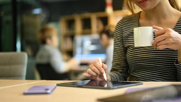 Cropped Shot Young Female Team Leader Using Digital Tablet While — Stock Photo, Image