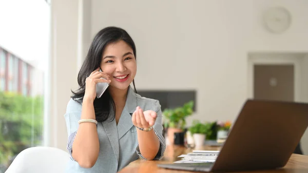 Confident Business Woman Sitting Personal Office Talking Mobile Phone Her — Fotografia de Stock