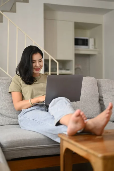 Relaxed Young Woman Watching Videos Surfing Internet Shopping Online Laptop — Stock Photo, Image