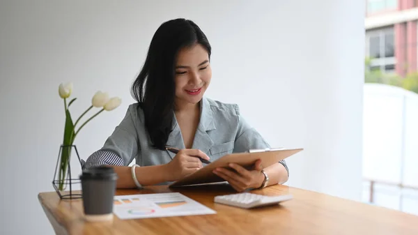 Executive Asian Female Reading Reports Statistics Financial Results Her Personal — Stock Photo, Image