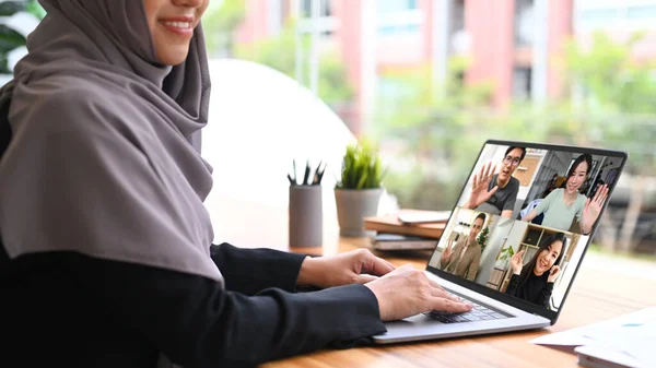 Smiling Muslim Woman Hijab Communicating Video Conference Laptop Computer — Foto Stock