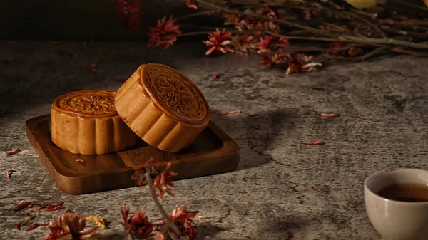 Traditional Mooncakes Dark Stone Table Mid Autumn Festival Chinese Traditional — Stock fotografie