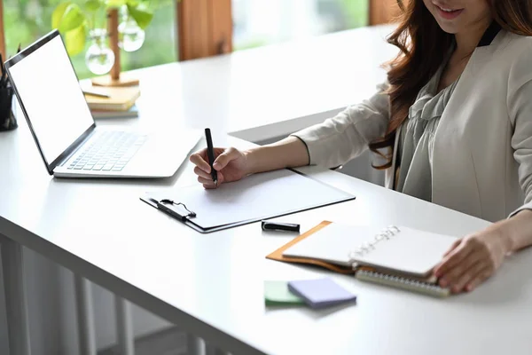 Millennial Female Entrepreneur Sitting Other Workplace Signing Document — Foto Stock