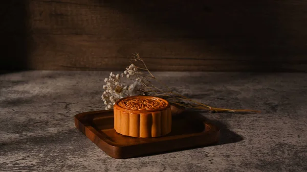 Delicious Traditional Mooncake Wooden Tray Mid Autumn Festival Chinese Traditional — Foto de Stock