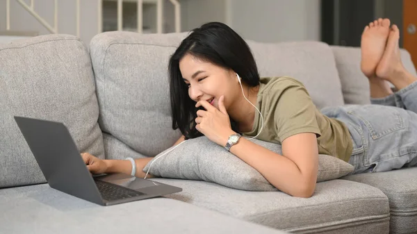 Pretty Young Asian Woman Casual Clothes Lying Sofa Video Call — 스톡 사진