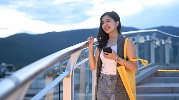 Happy Stylish Asian Woman Standing Rooftop Terrace Beautiful Nature View — 图库照片