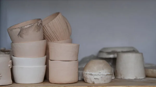 Handmade Ceramic Crockery Wooden Shelf Creative Studio — Stockfoto