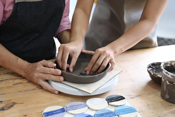 Two Women Creating Handicraft Crockery Ceramics Studio Activity Handicraft Hobbies — Stockfoto
