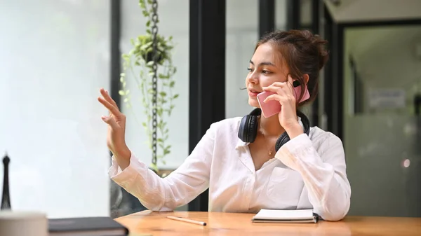 Charming Young Woman Having Talking Conversation Mobile Phone While Sitting — Fotografia de Stock