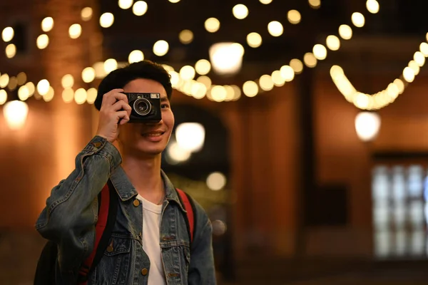 Trendy Young Hipster Man Taking Picture Enjoying Nightlife City —  Fotos de Stock