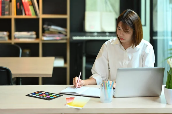 Focused Asian Woman Working Creative Project Contemporary Workplace — Stock fotografie