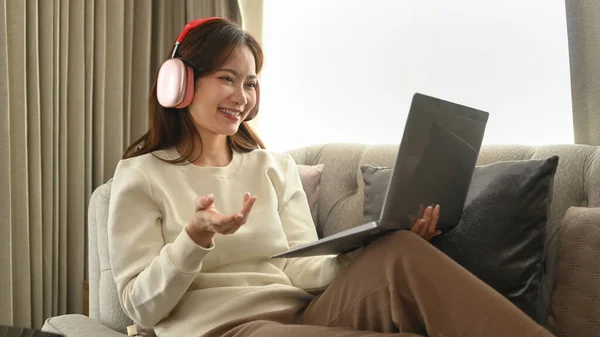 Happy Woman Wearing Casual Warm Sweater Having Video Calling Communicating — Fotografia de Stock