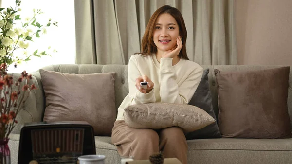 Young Woman Remote Controller Watching Spending Leisure Time Cozy Winter — 图库照片