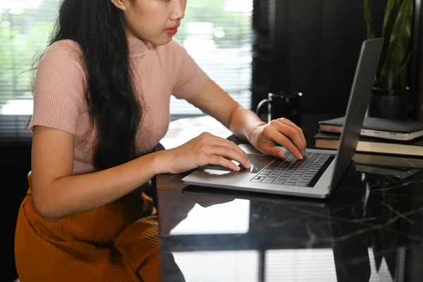 Cropped View Female Entrepreneur Checking Online Information Working Online Home — ストック写真
