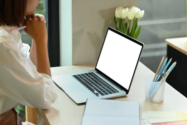 Cropped Images Young Woman Entrepreneur Sitting Front Laptop Thinking Her — Stockfoto