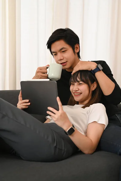 Loving Young Couple Enjoying Spending Time Together Home Surfing Internet — Stock Photo, Image