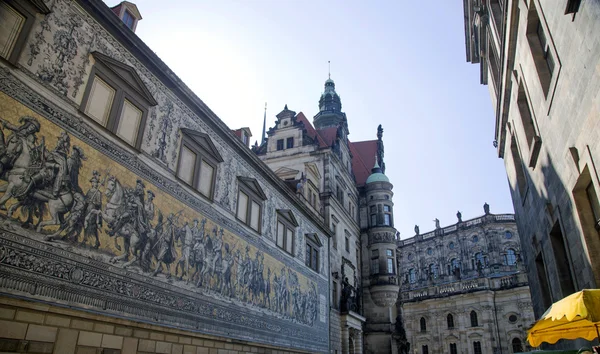 Wandgalerie langer Gang mit gefliester Platte "Prinzenzug" — Stockfoto